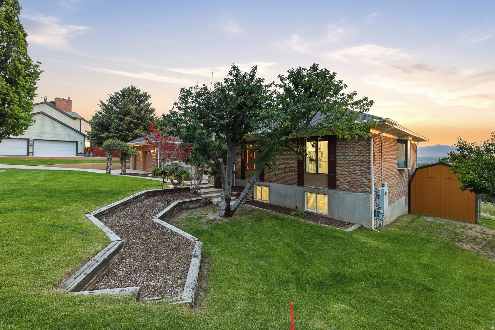 DIMPLE DELL RANCHETTES - Residential