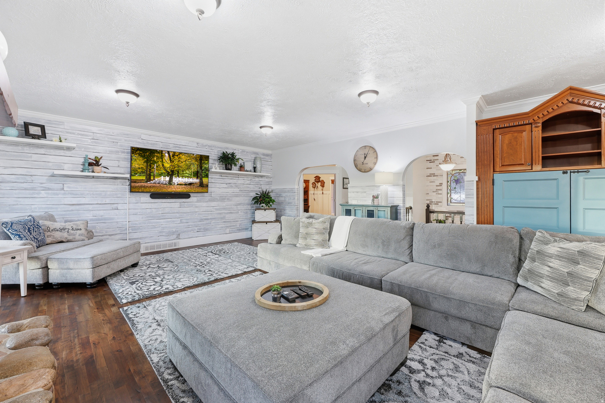 DIMPLE DELL RANCHETTES - Residential