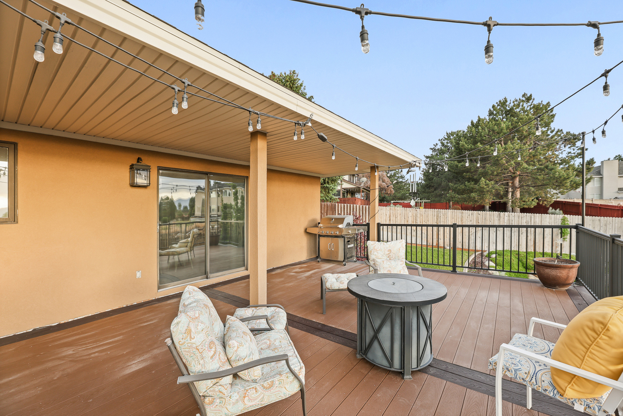 DIMPLE DELL RANCHETTES - Residential