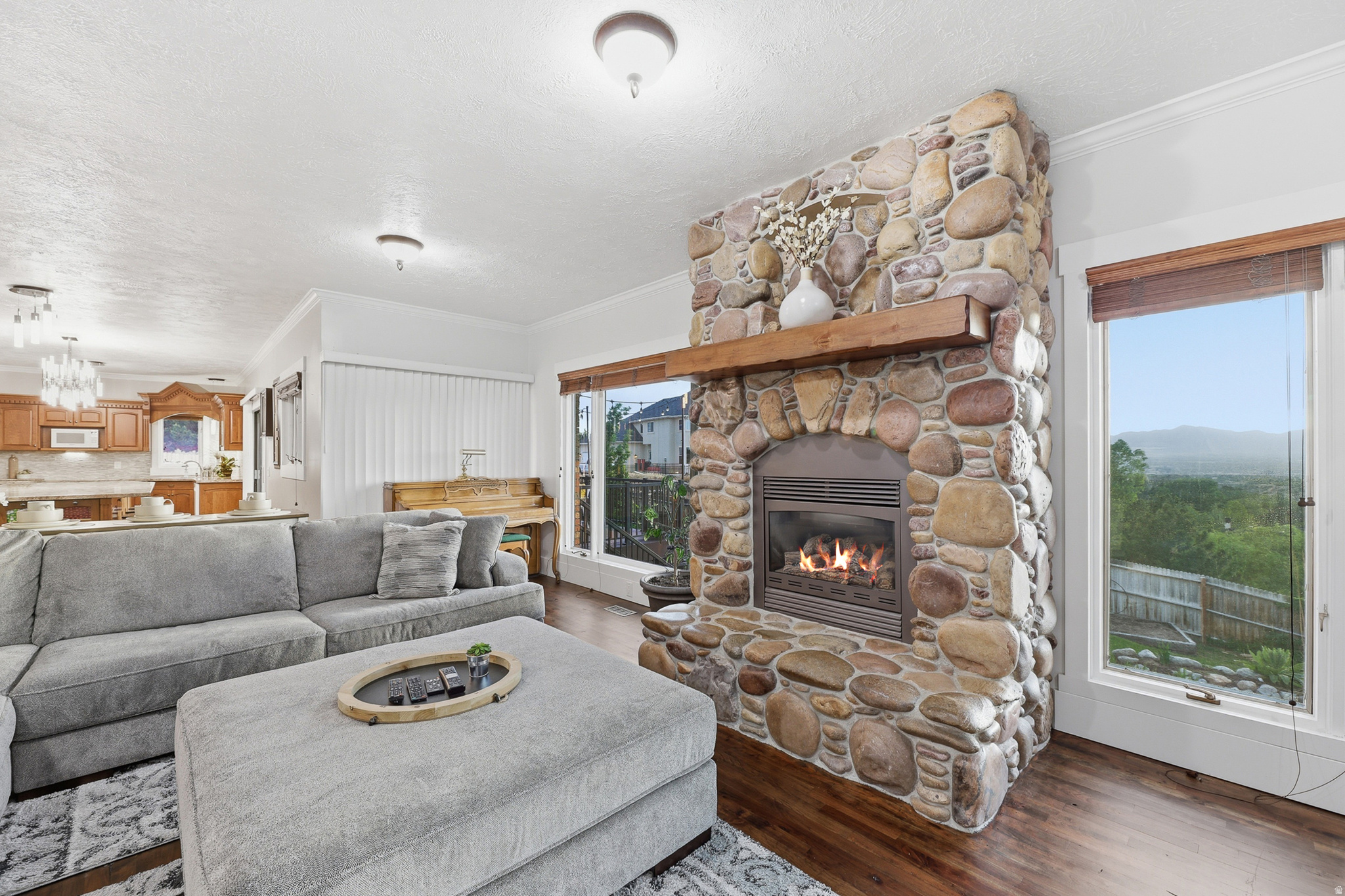 DIMPLE DELL RANCHETTES - Residential