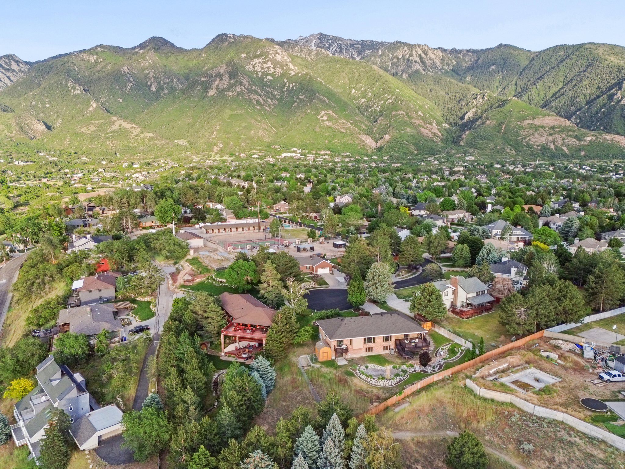 DIMPLE DELL RANCHETTES - Residential