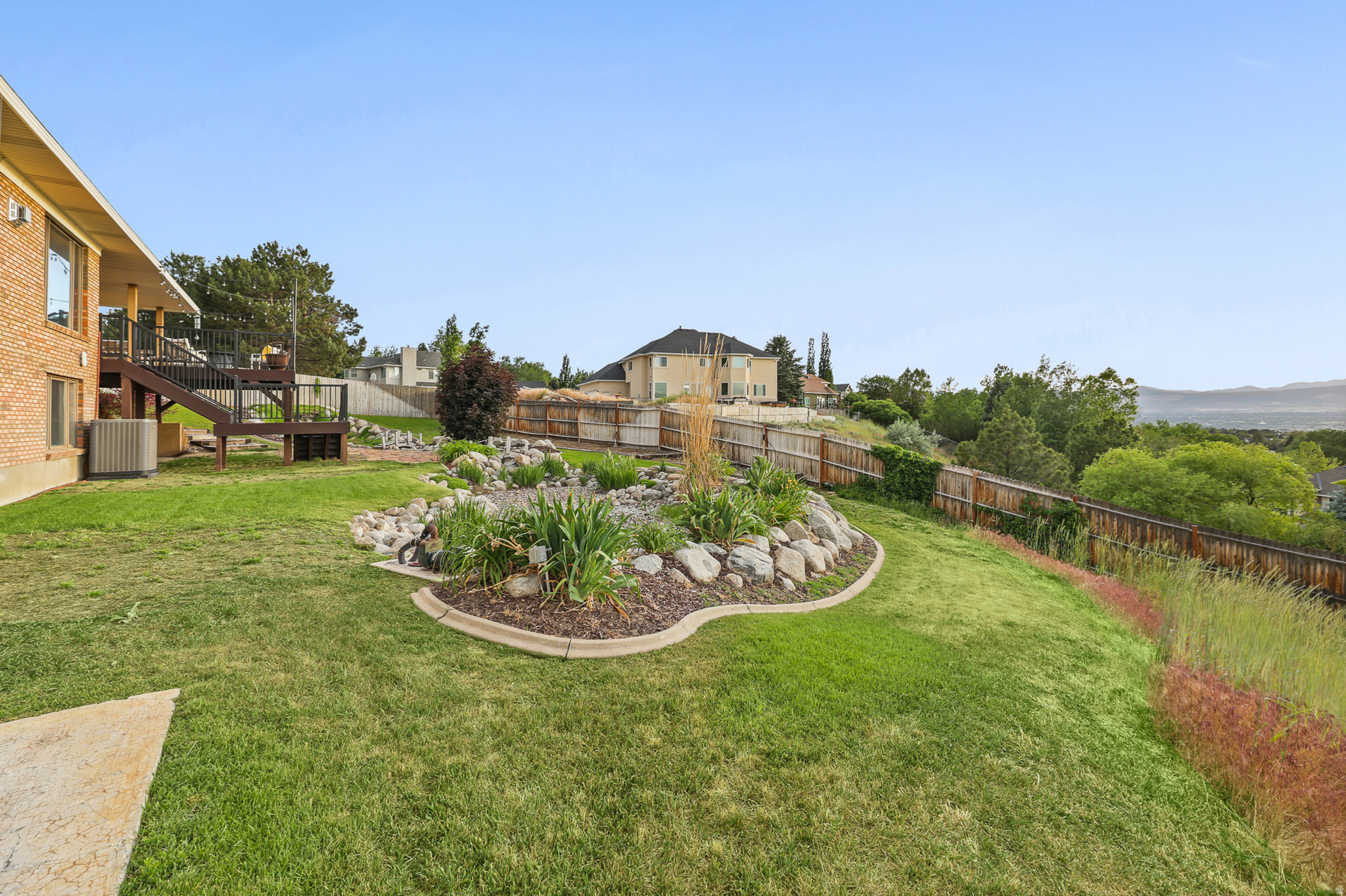 DIMPLE DELL RANCHETTES - Residential