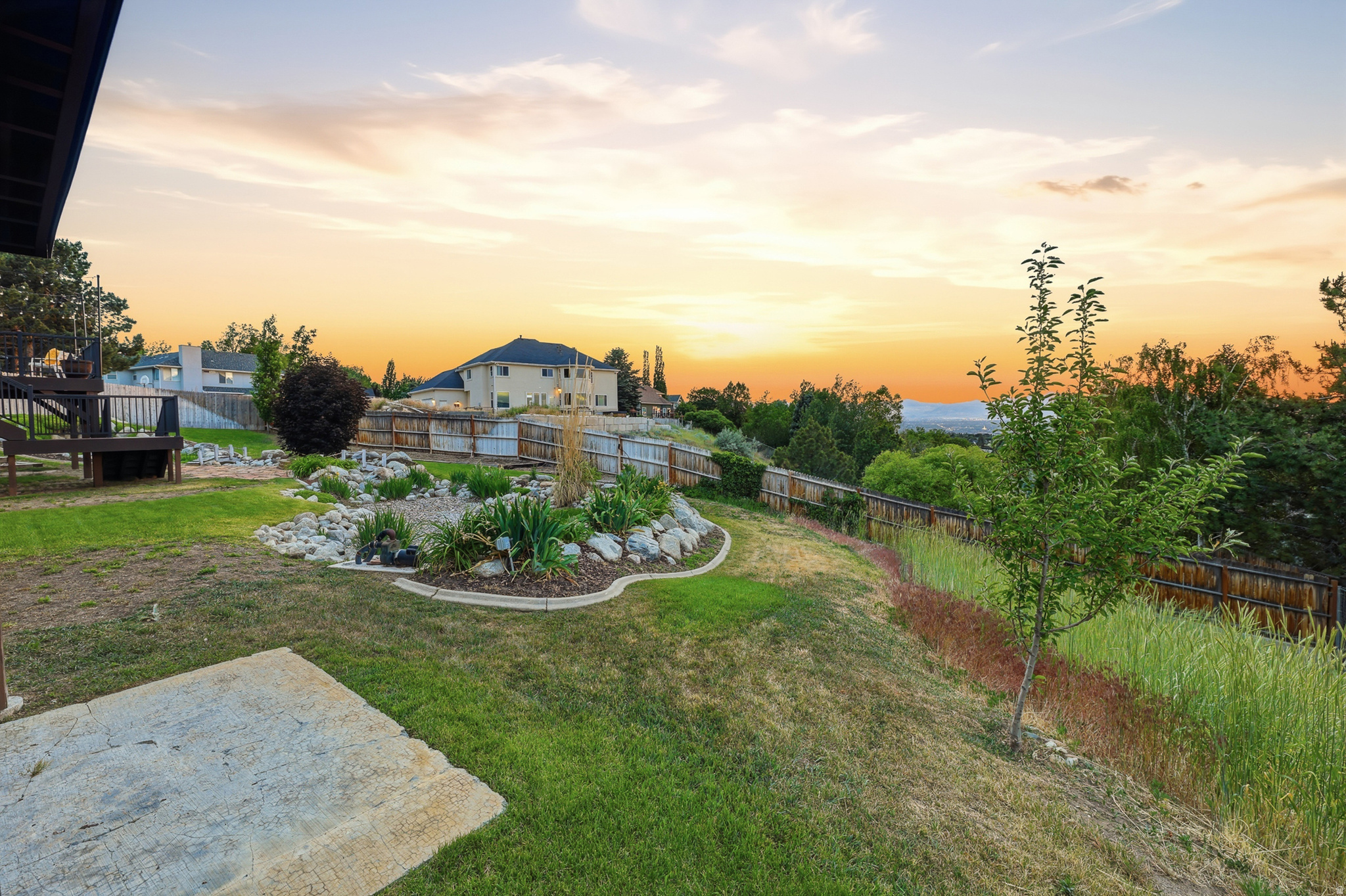 DIMPLE DELL RANCHETTES - Residential