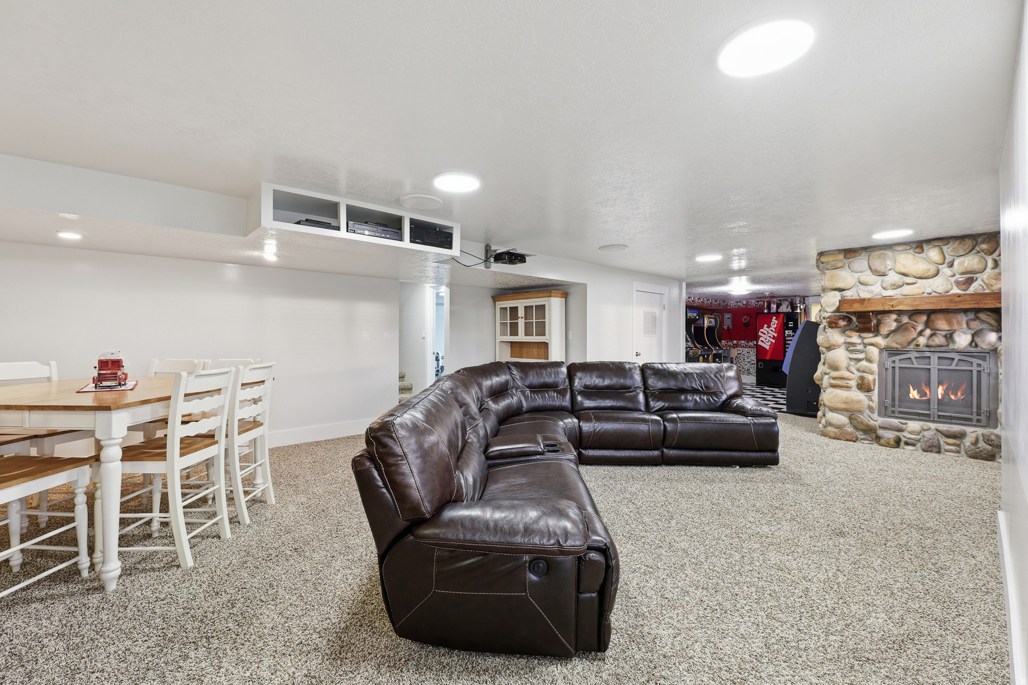 DIMPLE DELL RANCHETTES - Residential