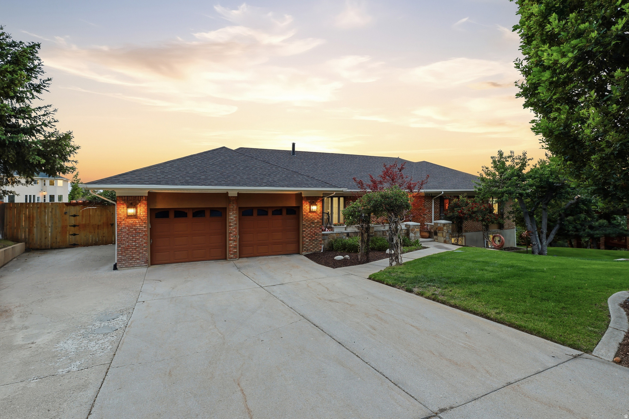 DIMPLE DELL RANCHETTES - Residential