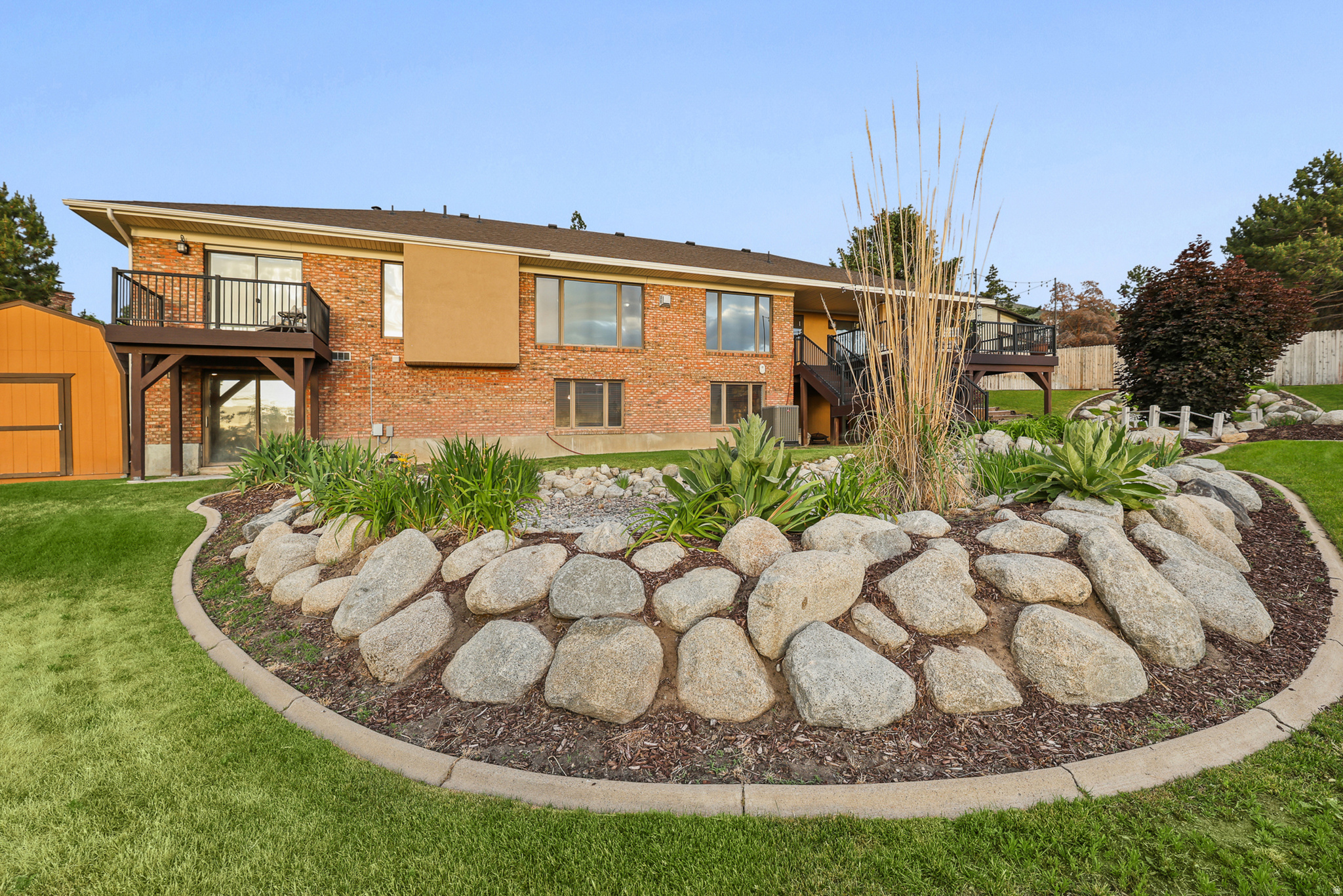 DIMPLE DELL RANCHETTES - Residential