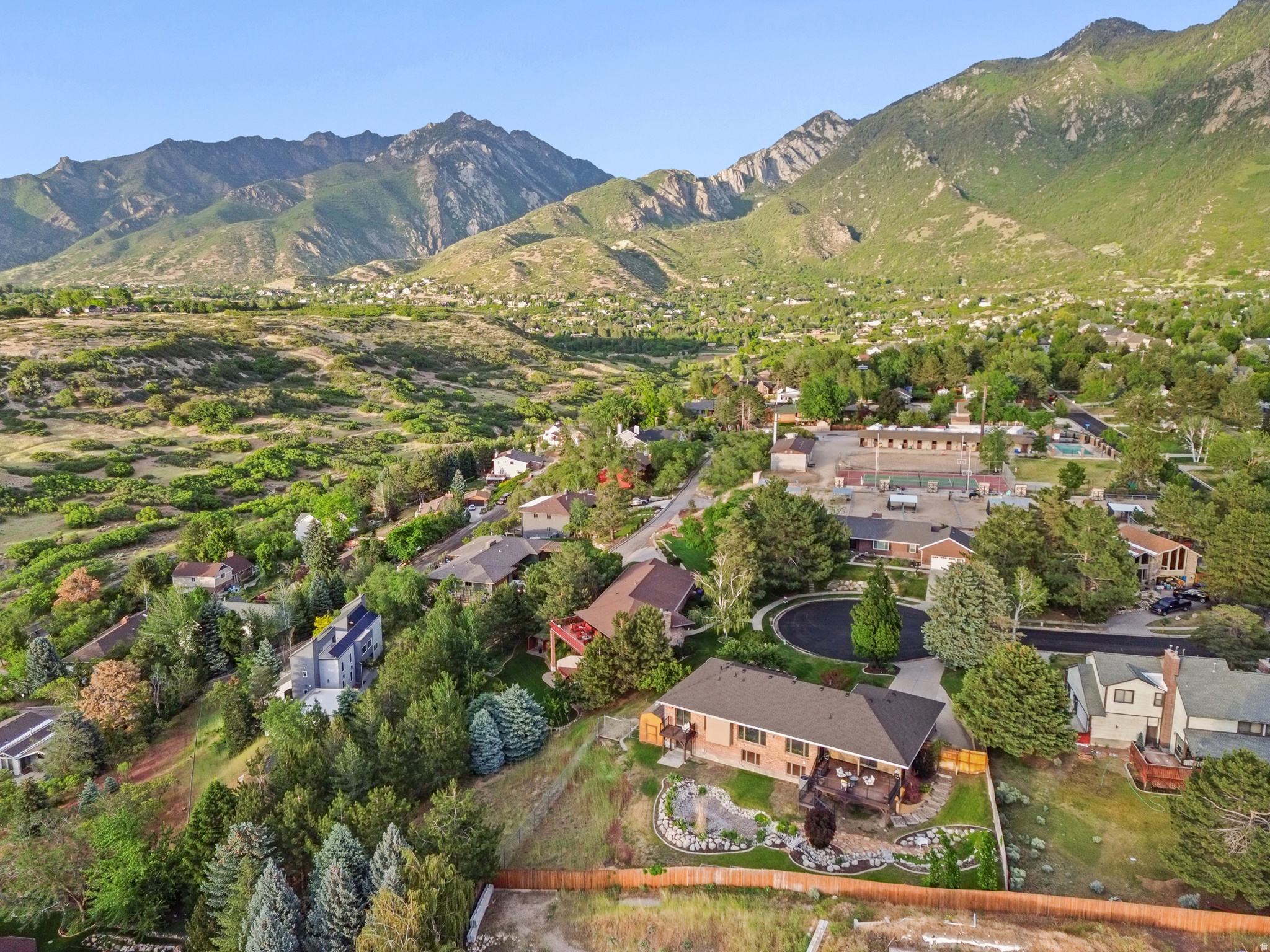 DIMPLE DELL RANCHETTES - Residential