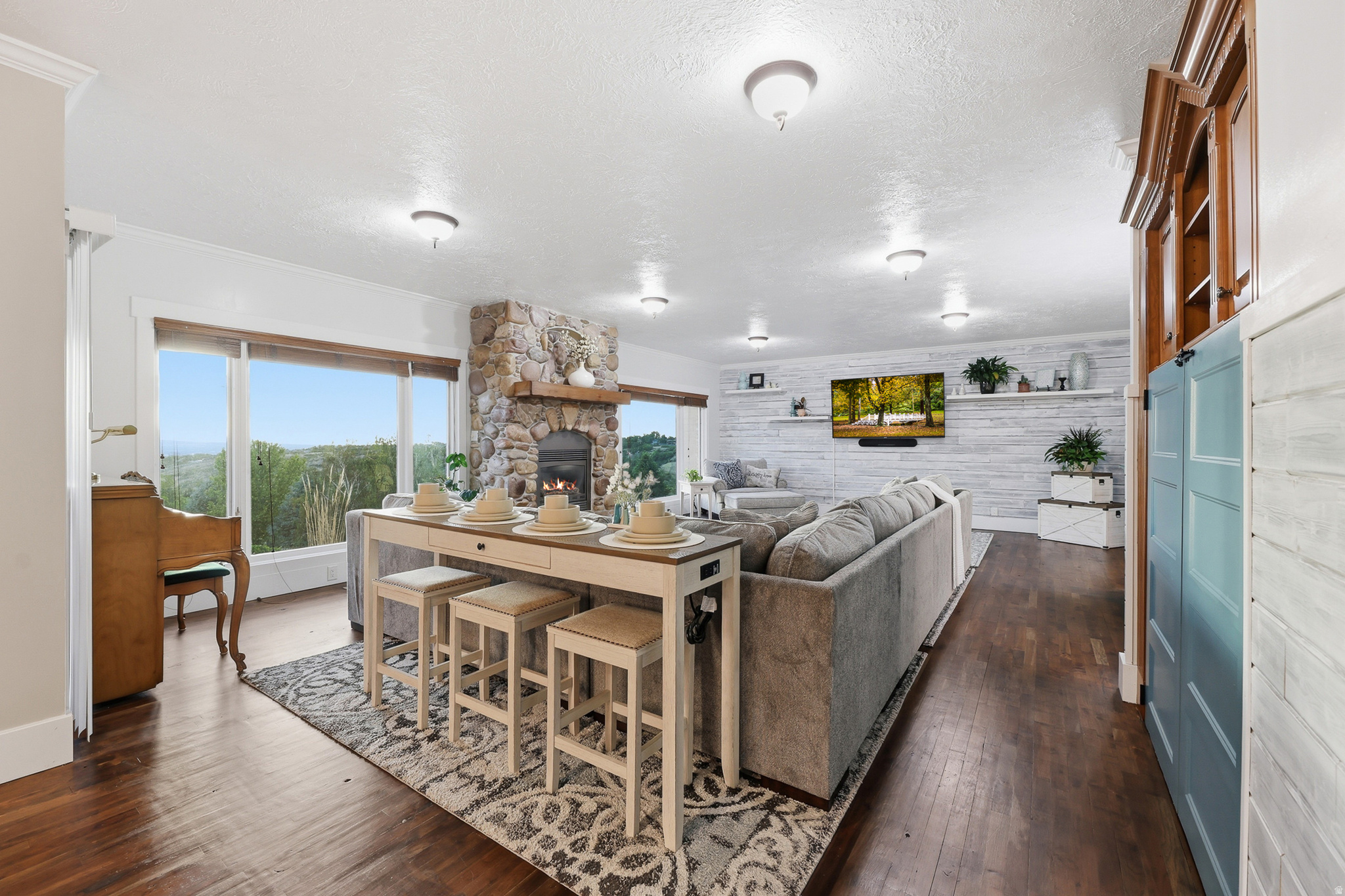 DIMPLE DELL RANCHETTES - Residential