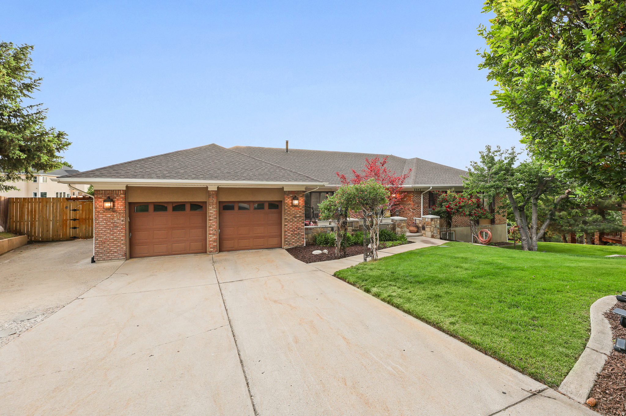 DIMPLE DELL RANCHETTES - Residential