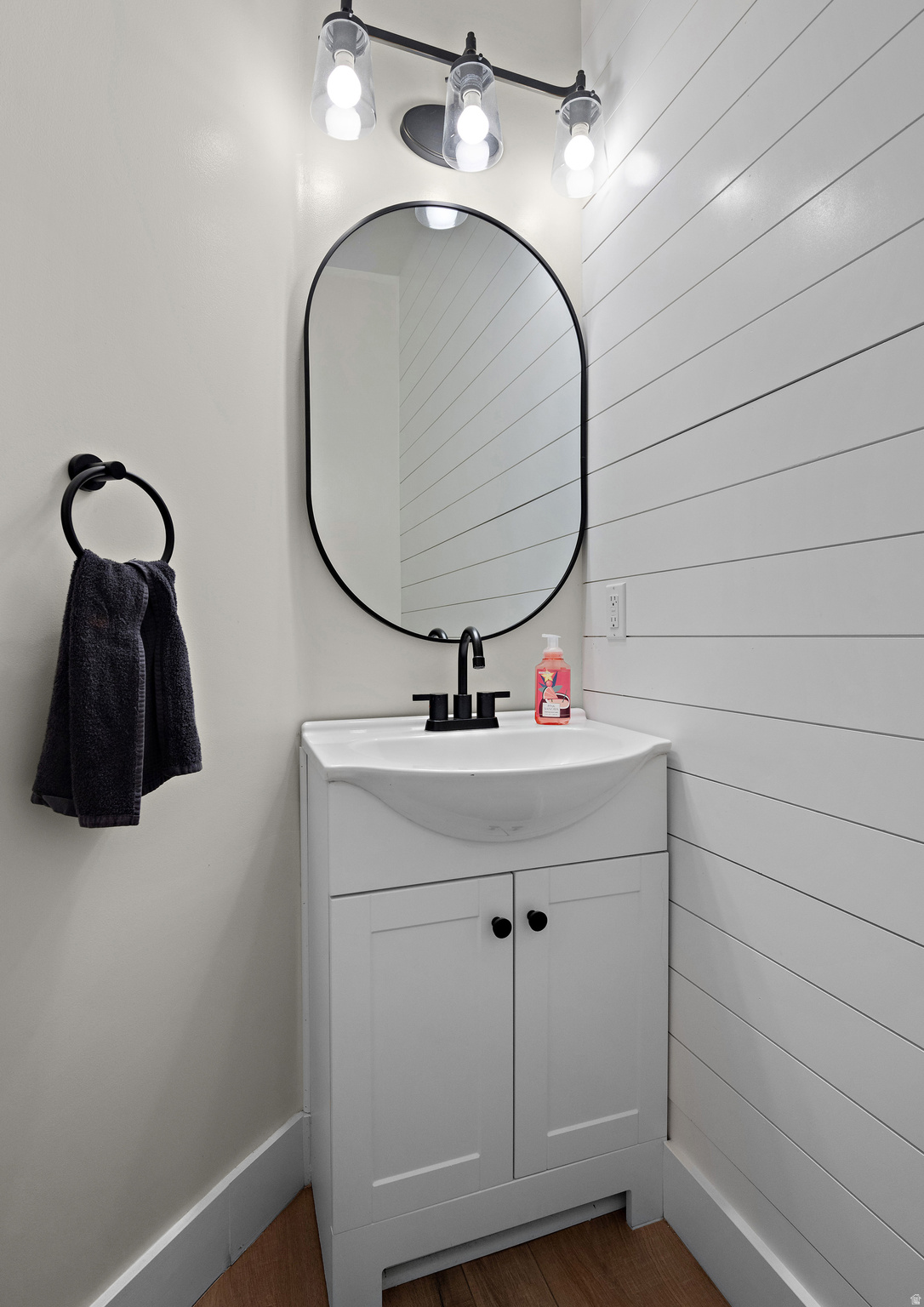 NORTH LAKE - Residential