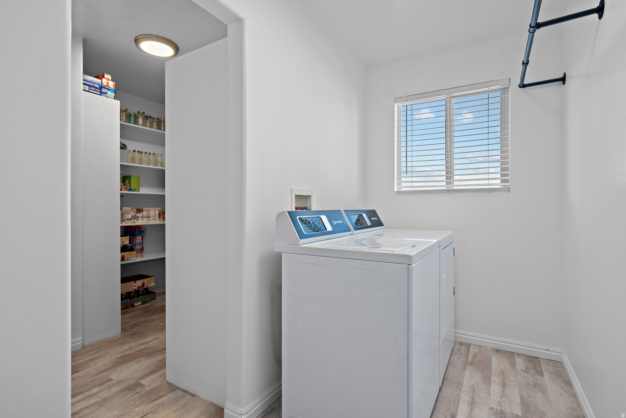 NORTH LAKE - Residential