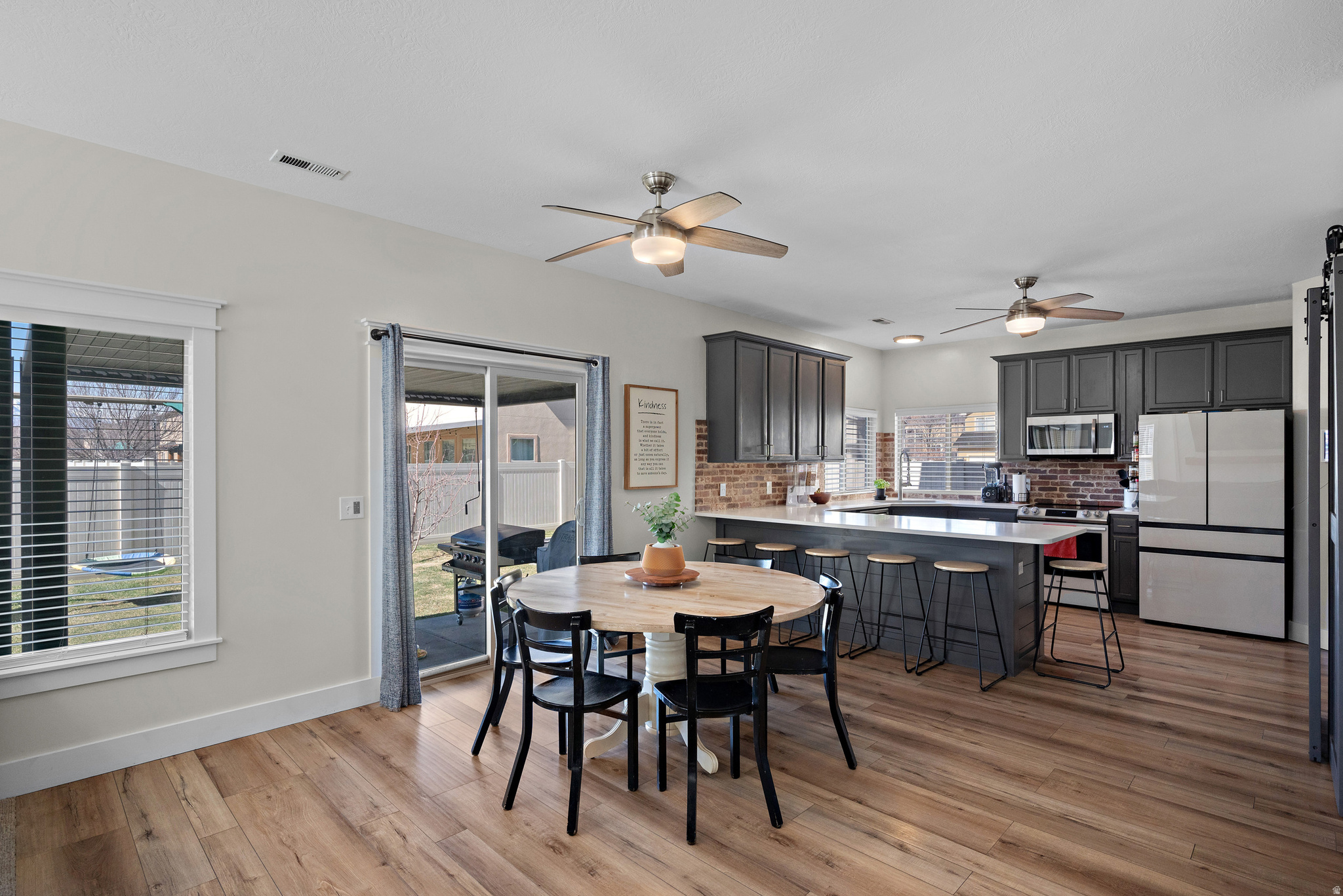 NORTH LAKE - Residential