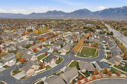 Tiny photo for 3312 W HARVEST GROVE WAY S, South Jordan, UT 84095 (MLS # 2121648)