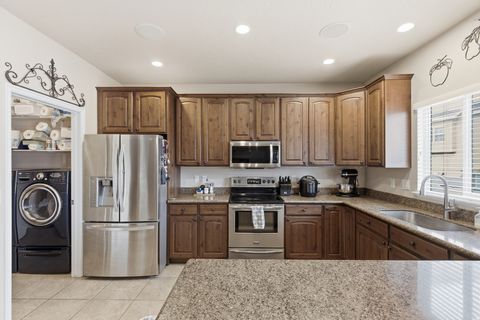 Tiny photo for 3312 W HARVEST GROVE WAY S, South Jordan, UT 84095 (MLS # 2121648)