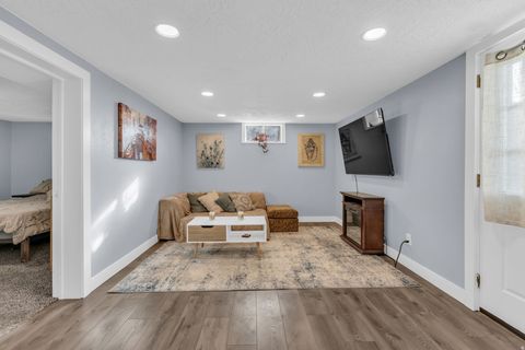 Tiny photo for 7775 S STEFFENSEN DR, Cottonwood Heights, UT 84121 (MLS # 2123753)