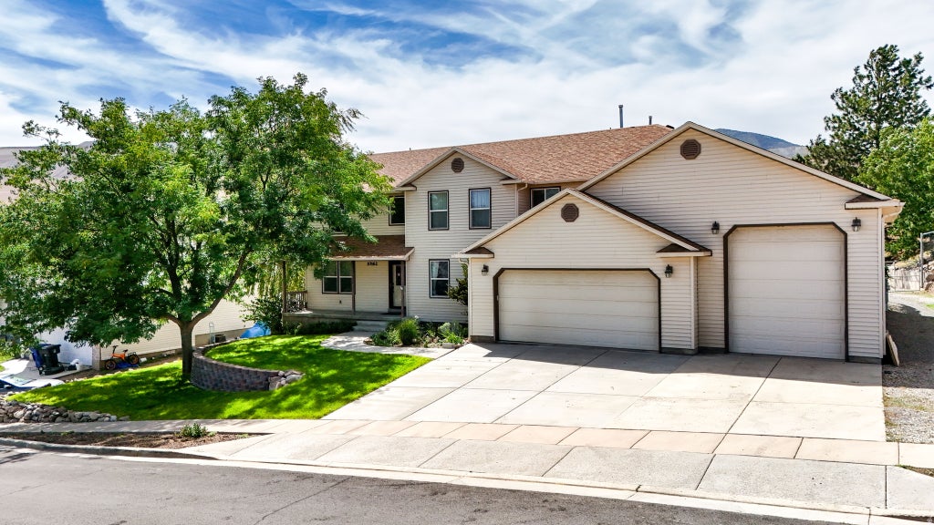 Photo of 10162 S SOLSTICE VIEW DR W, Copperton, UT 84006 (MLS # 2183479)