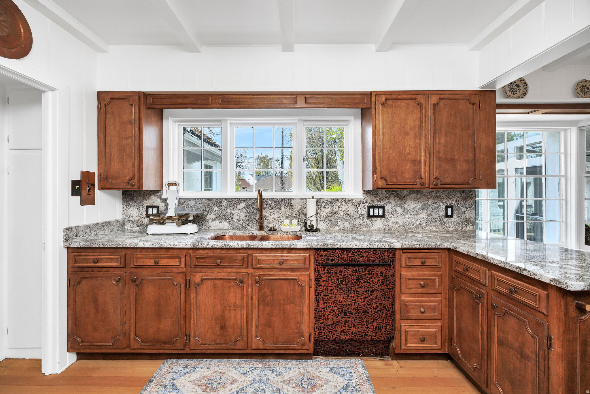 TEMPLE VIEW - Residential