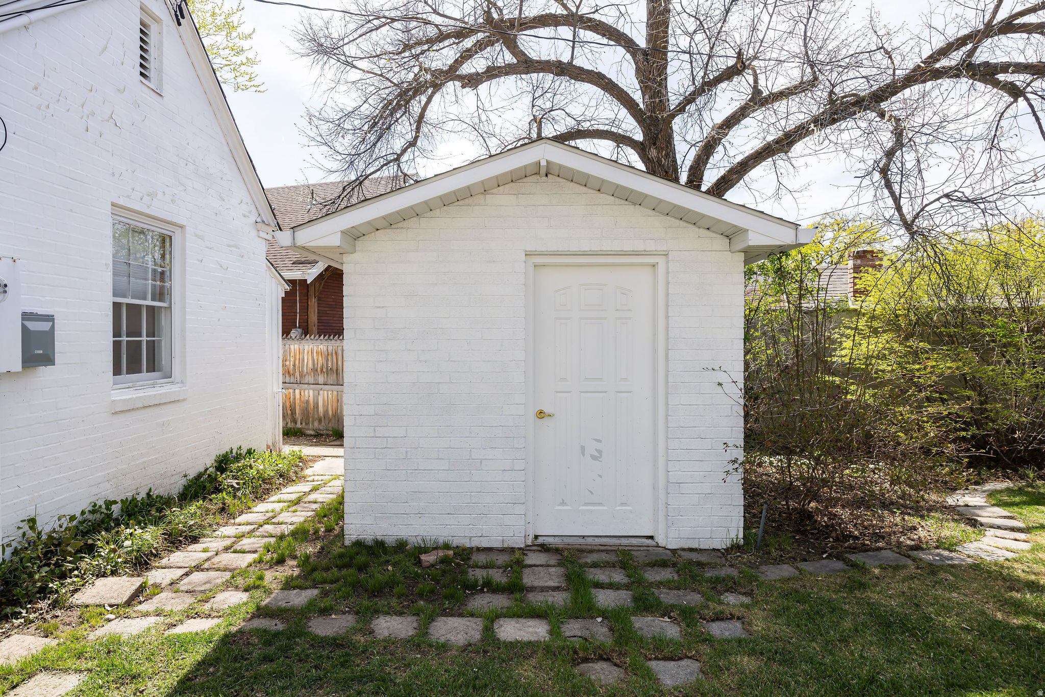 TEMPLE VIEW - Residential