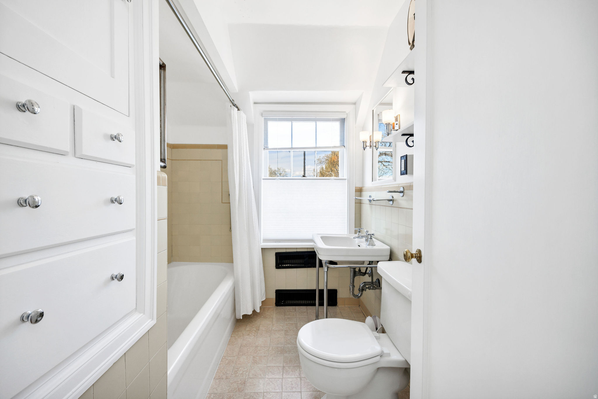 TEMPLE VIEW - Residential