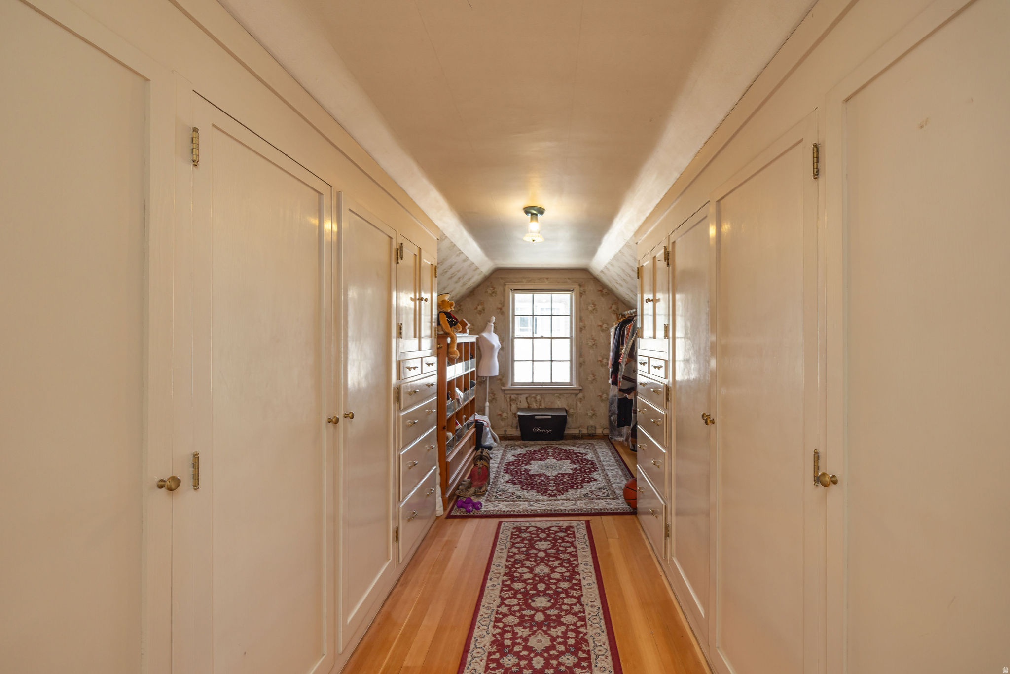 TEMPLE VIEW - Residential