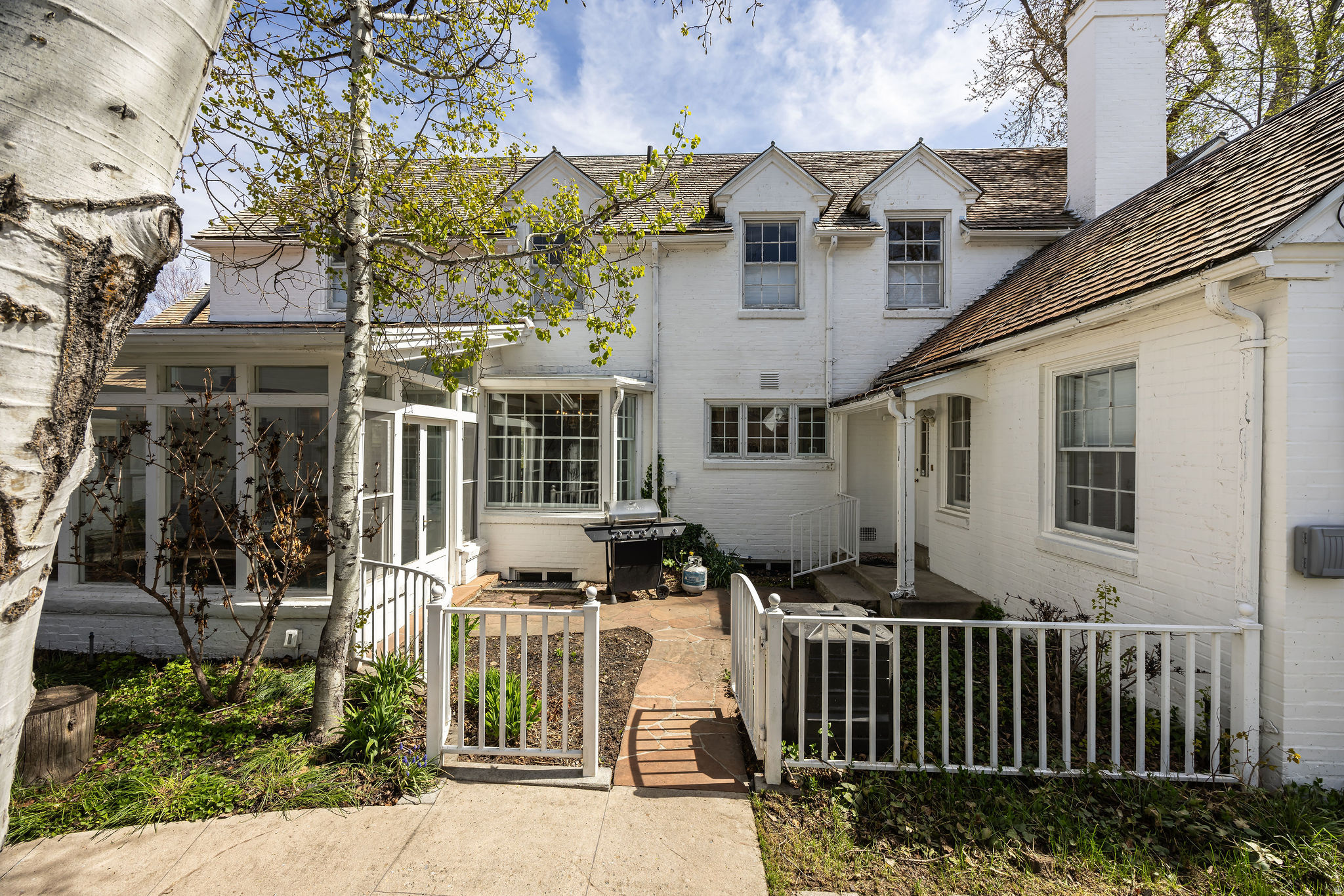 TEMPLE VIEW - Residential