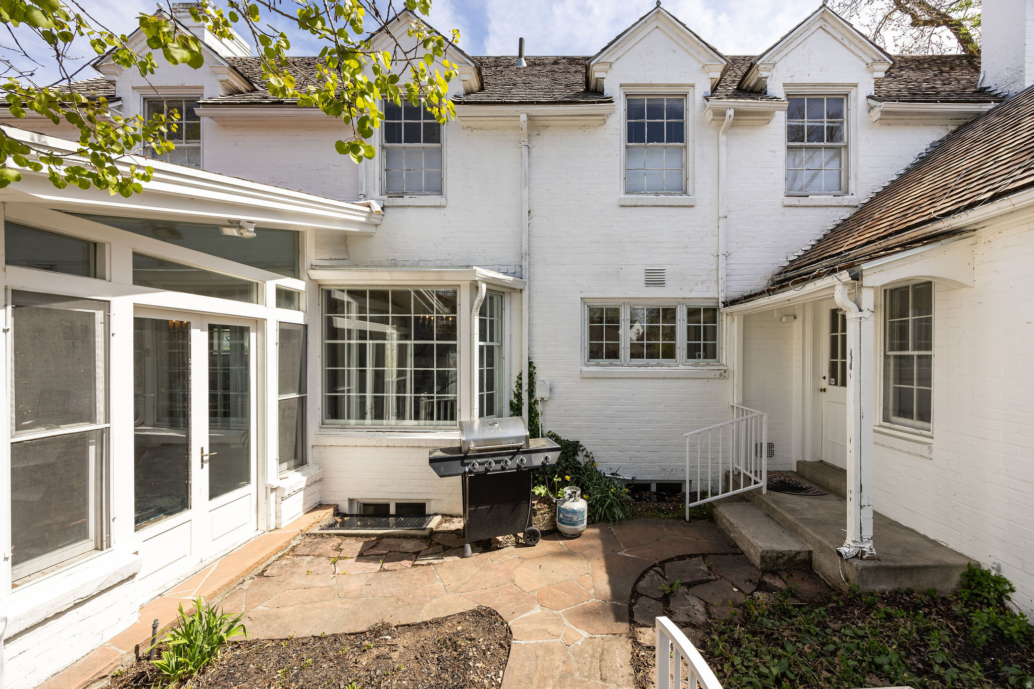 TEMPLE VIEW - Residential