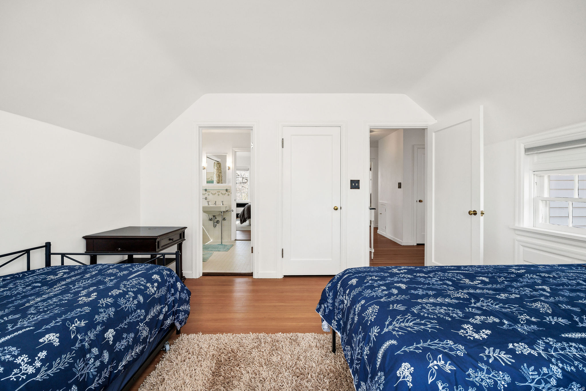 TEMPLE VIEW - Residential