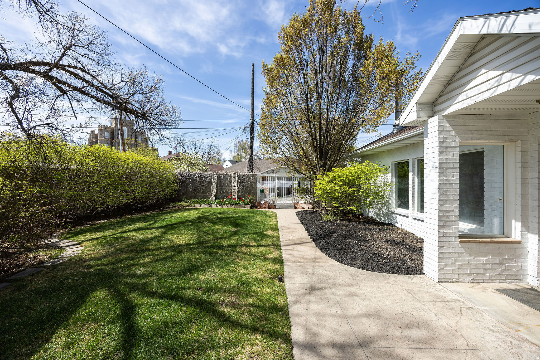 TEMPLE VIEW - Residential