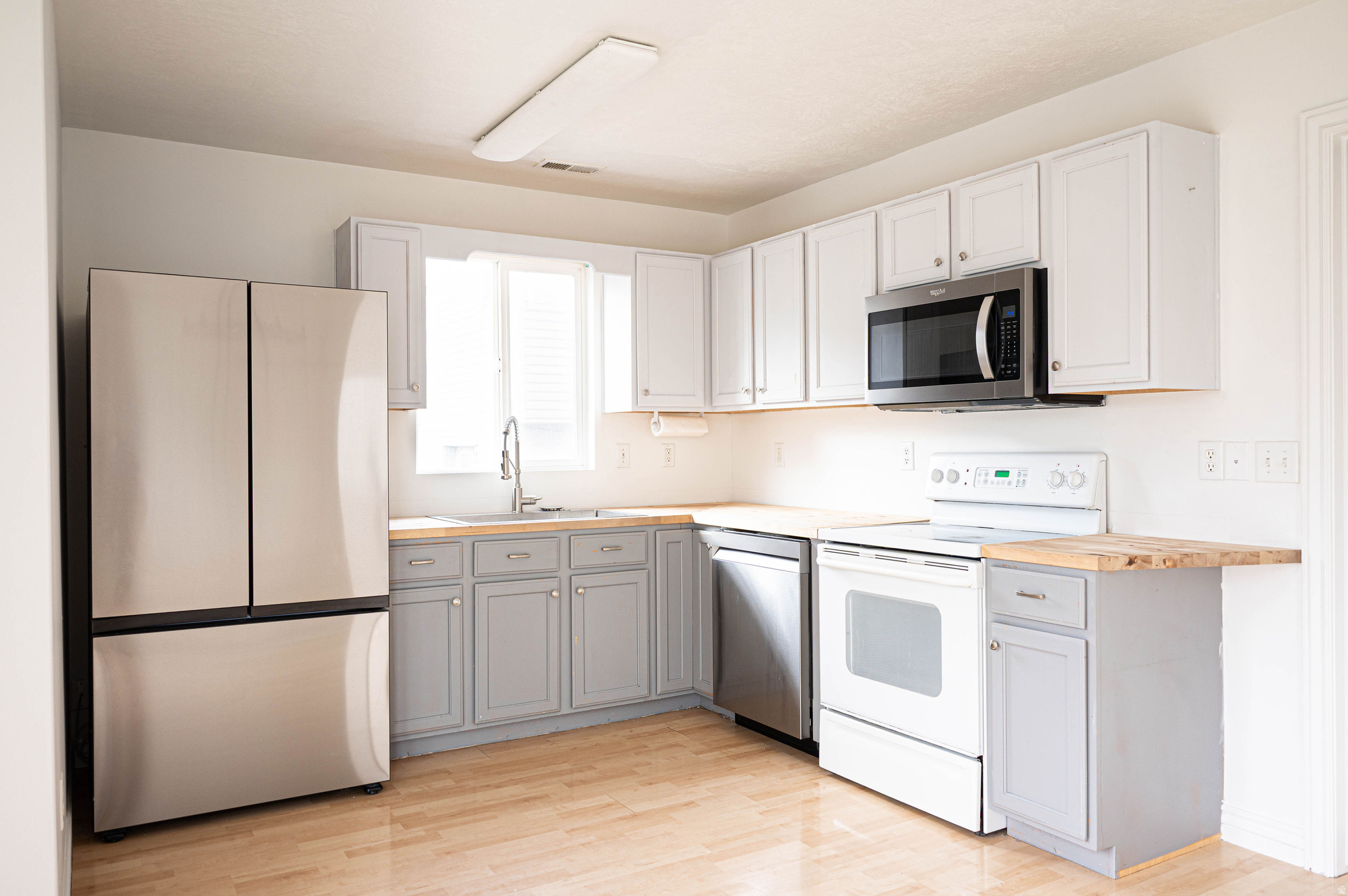 FREEMONT SPRINGS - Residential