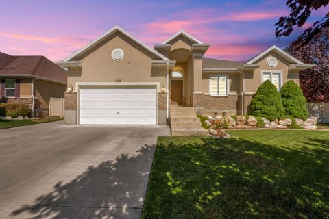 Photo of 1163 S BANBURY DR W, Syracuse, UT 84075 (MLS # 2165802)