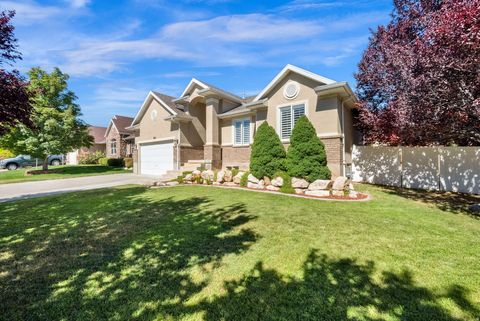 Tiny photo for 1163 S BANBURY DR W, Syracuse, UT 84075 (MLS # 2165802)
