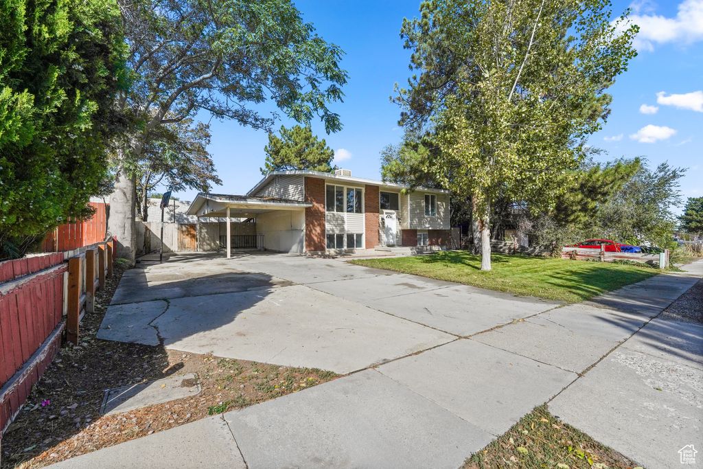 Photo of 5116 S 3760 W, Salt Lake City, UT 84129 (MLS # 2115006)