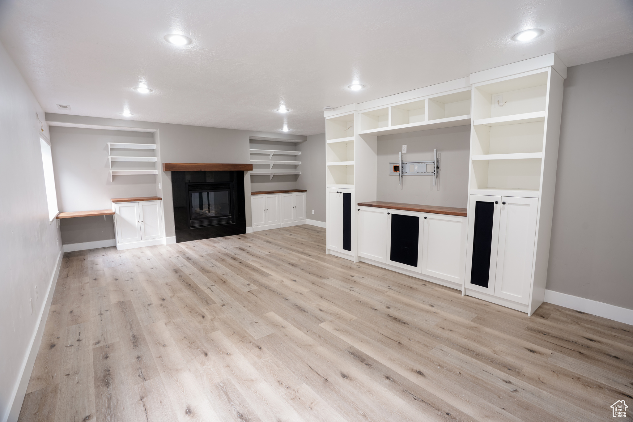 OAK VISTA - Residential