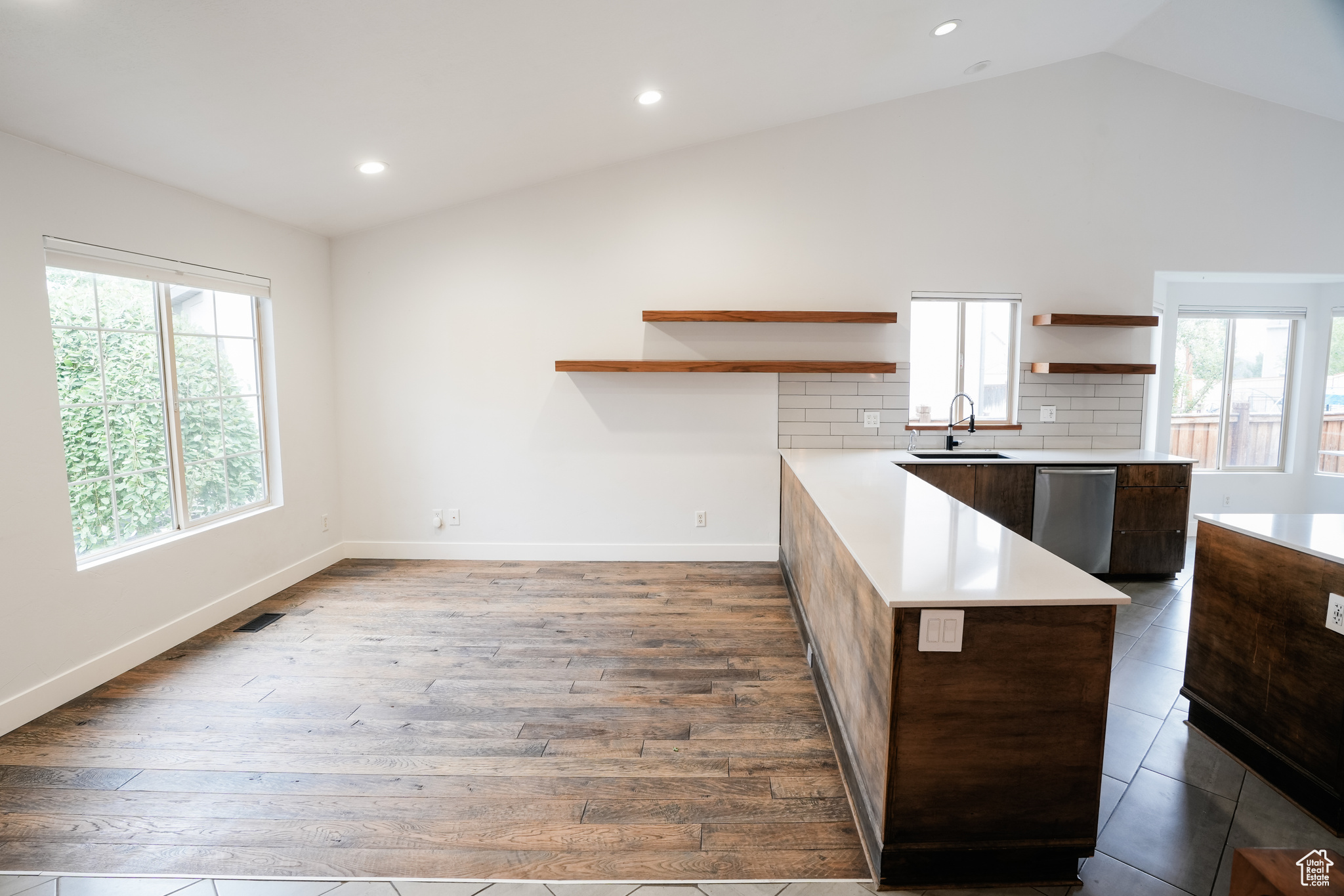 OAK VISTA - Residential