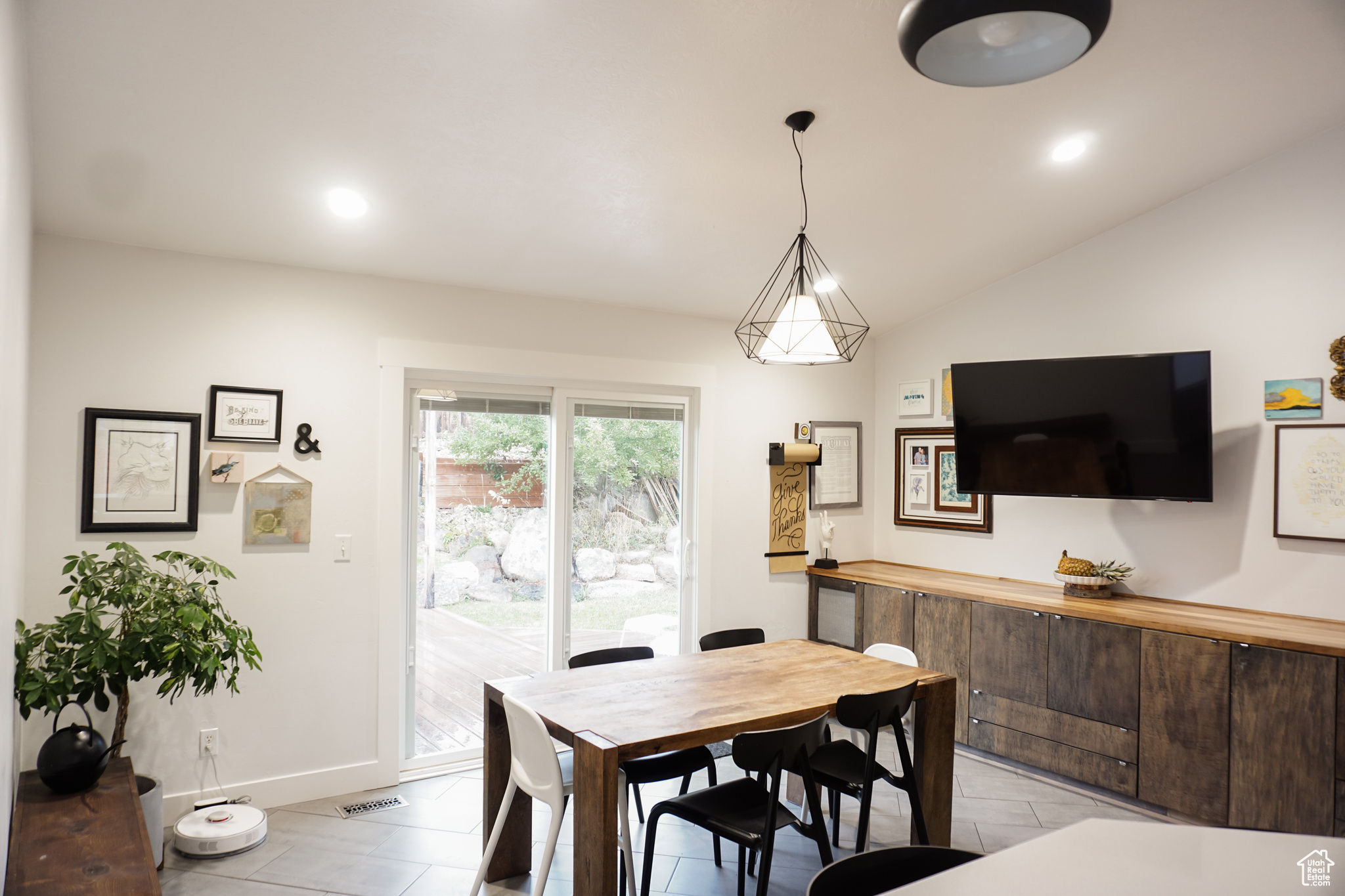 OAK VISTA - Residential