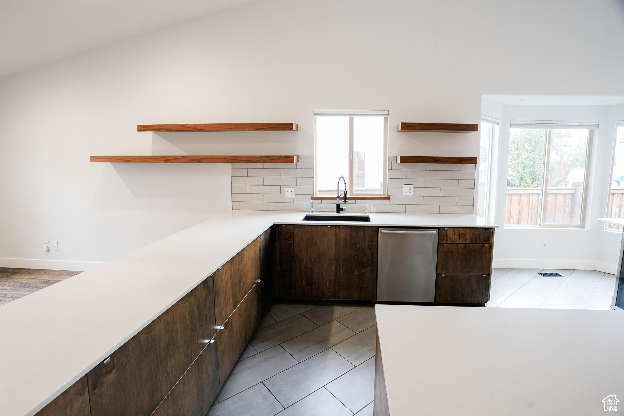 OAK VISTA - Residential