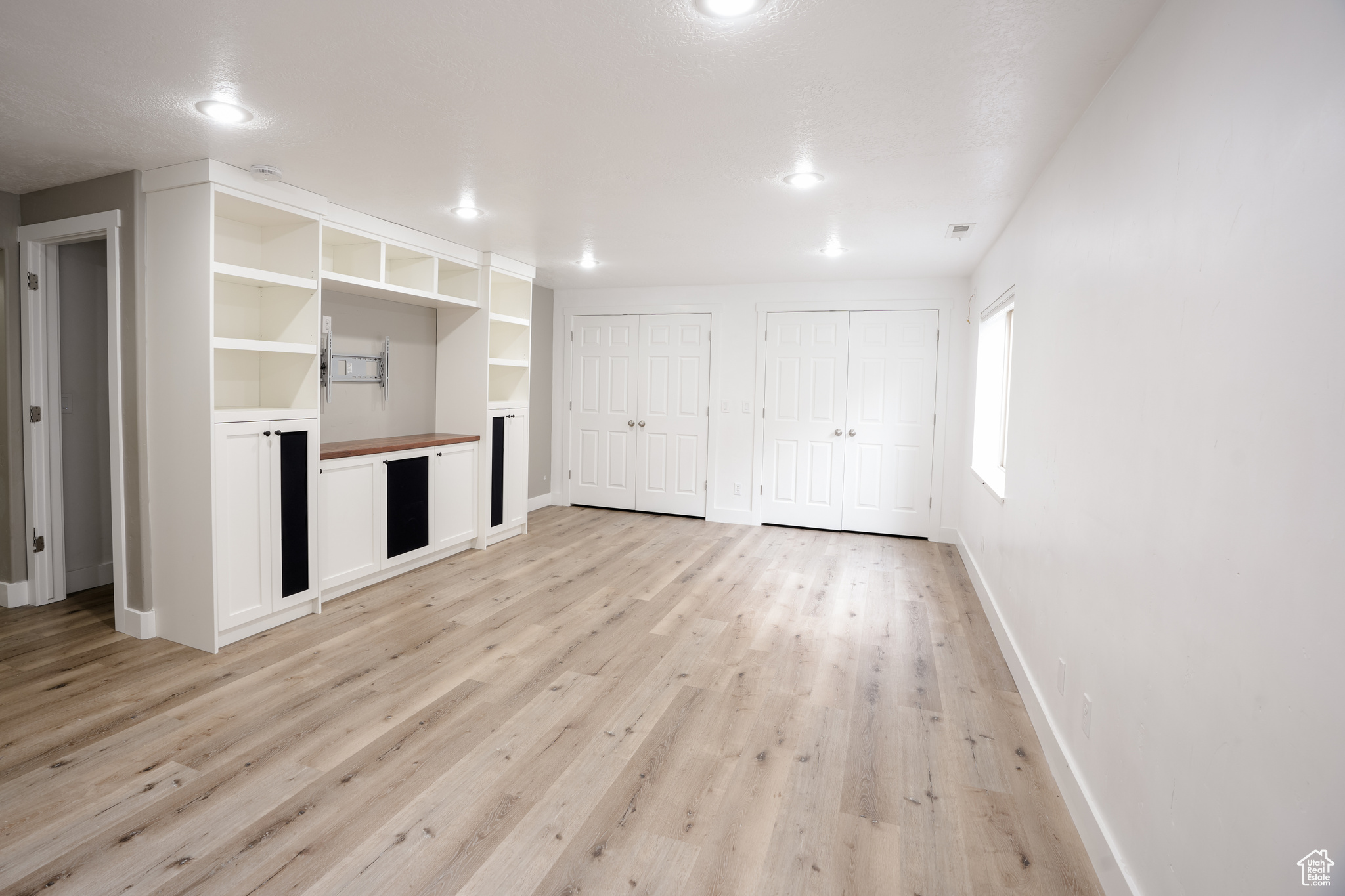 OAK VISTA - Residential