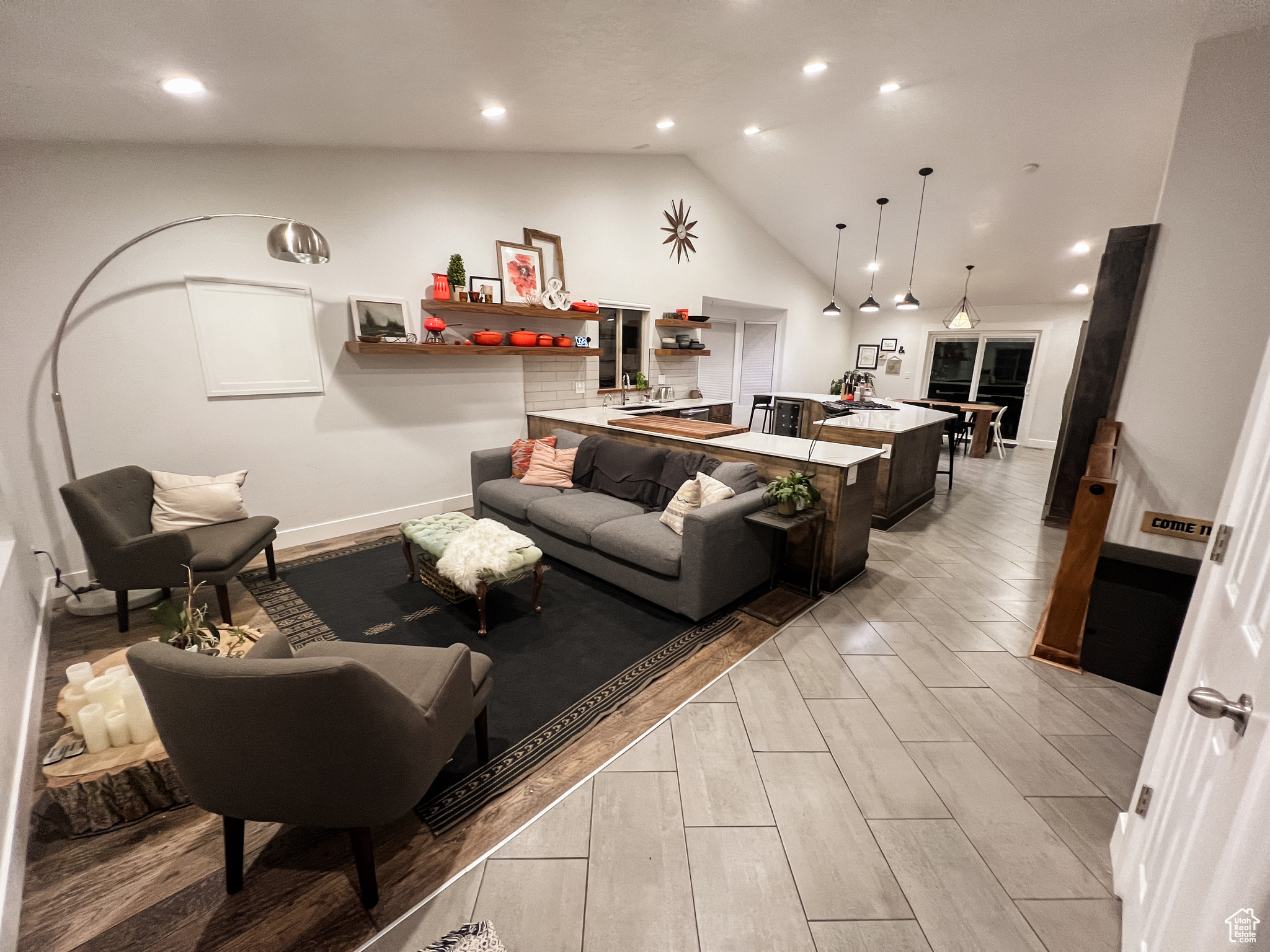 1795 E WALNUT GROVE DR