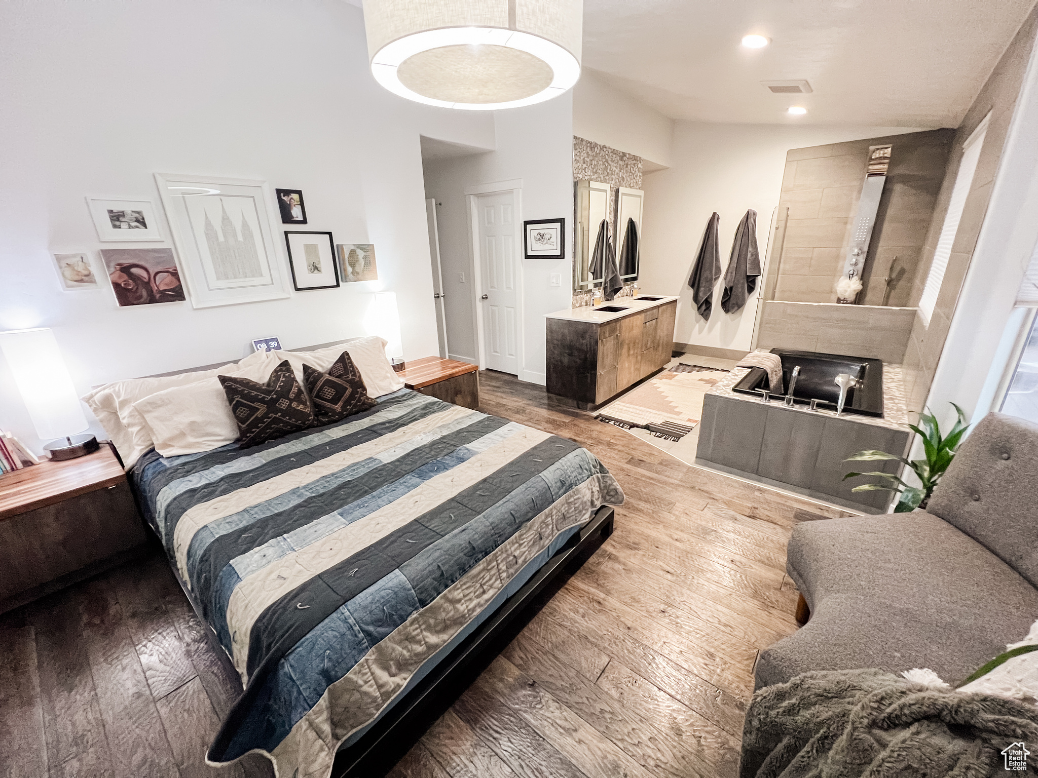 OAK VISTA - Residential