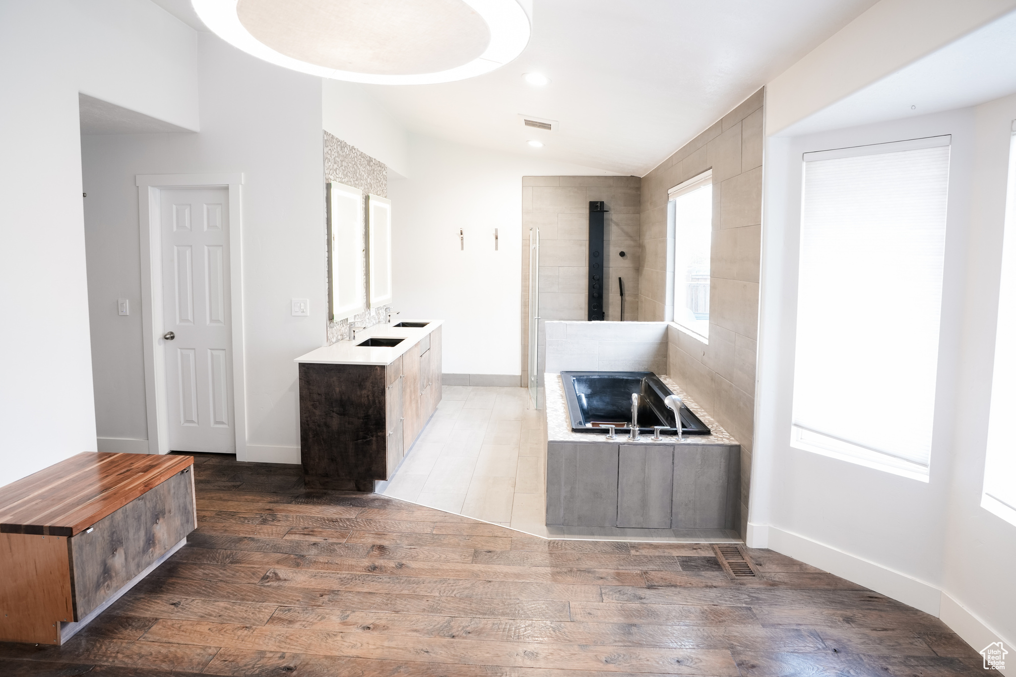 OAK VISTA - Residential