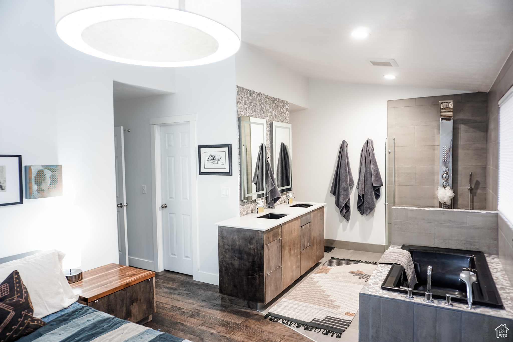 OAK VISTA - Residential