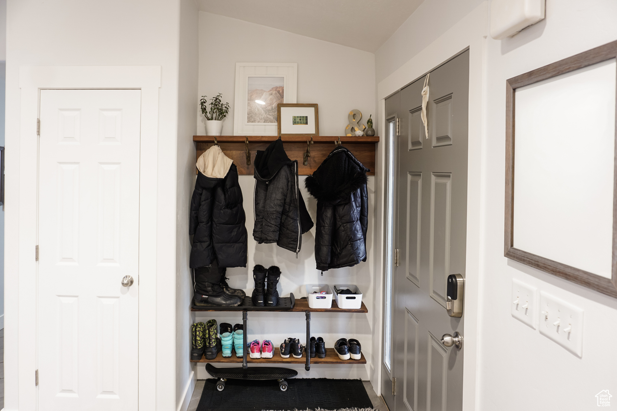 1795 E WALNUT GROVE DR