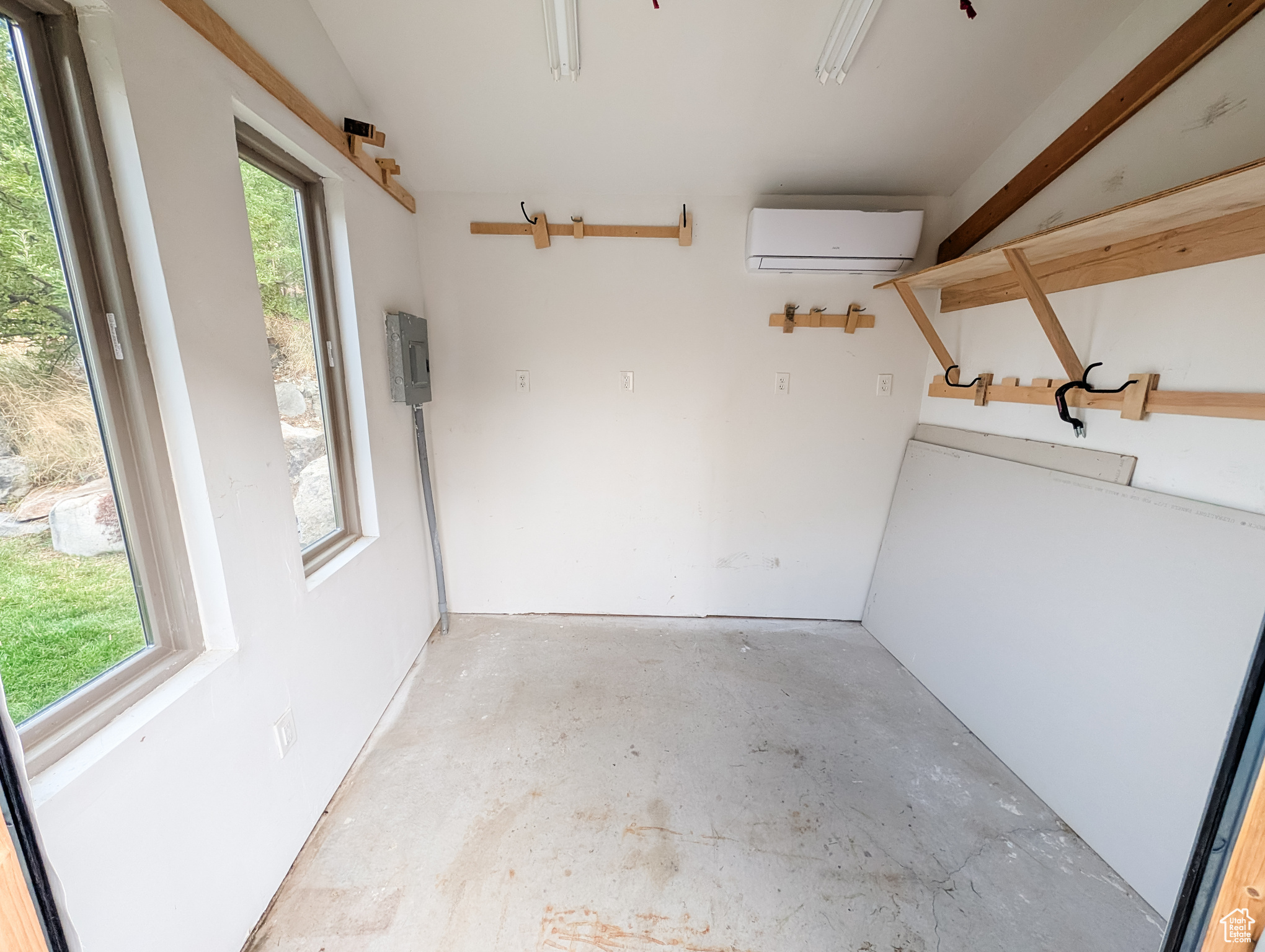 OAK VISTA - Residential