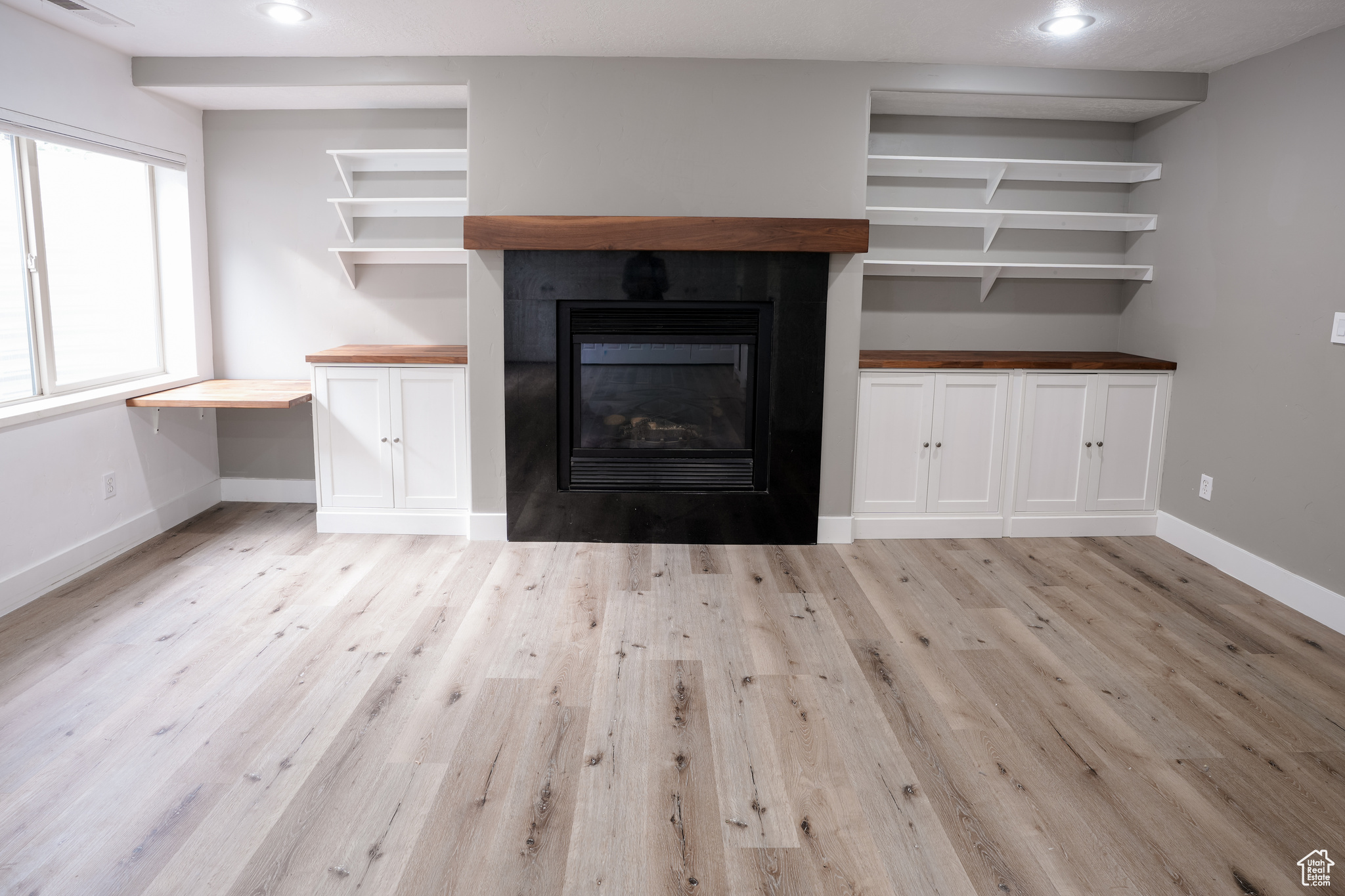 OAK VISTA - Residential