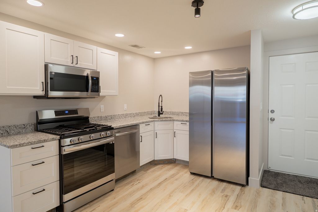 Photo of 5600 MEADOW LN #144, South Ogden, UT 84403 (MLS # 2146236)