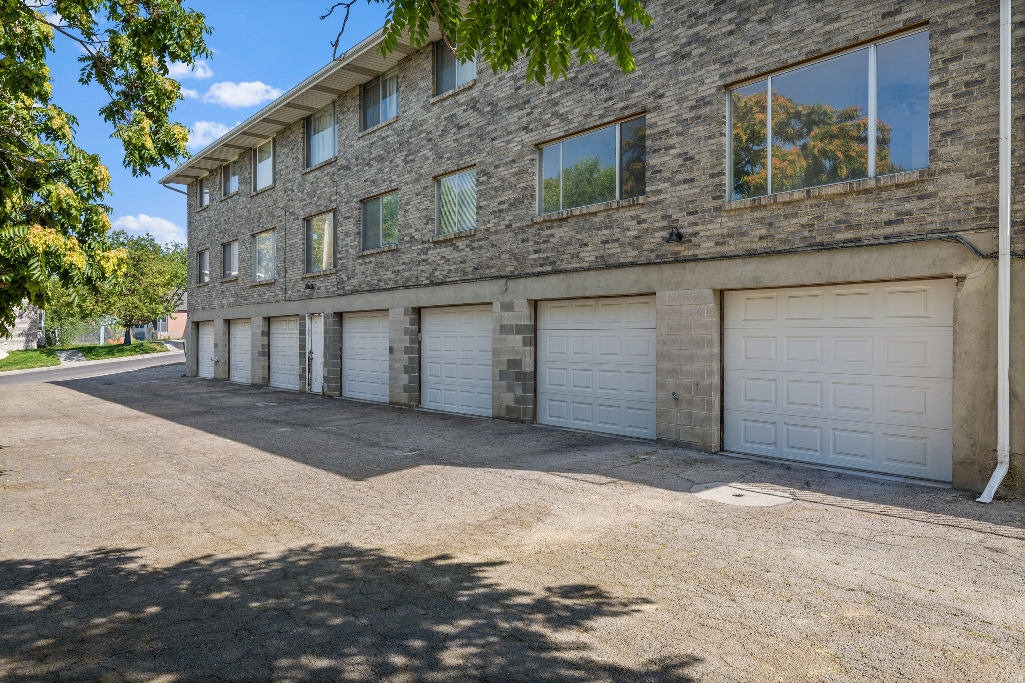 MANSION HOUSE CONDO - Residential