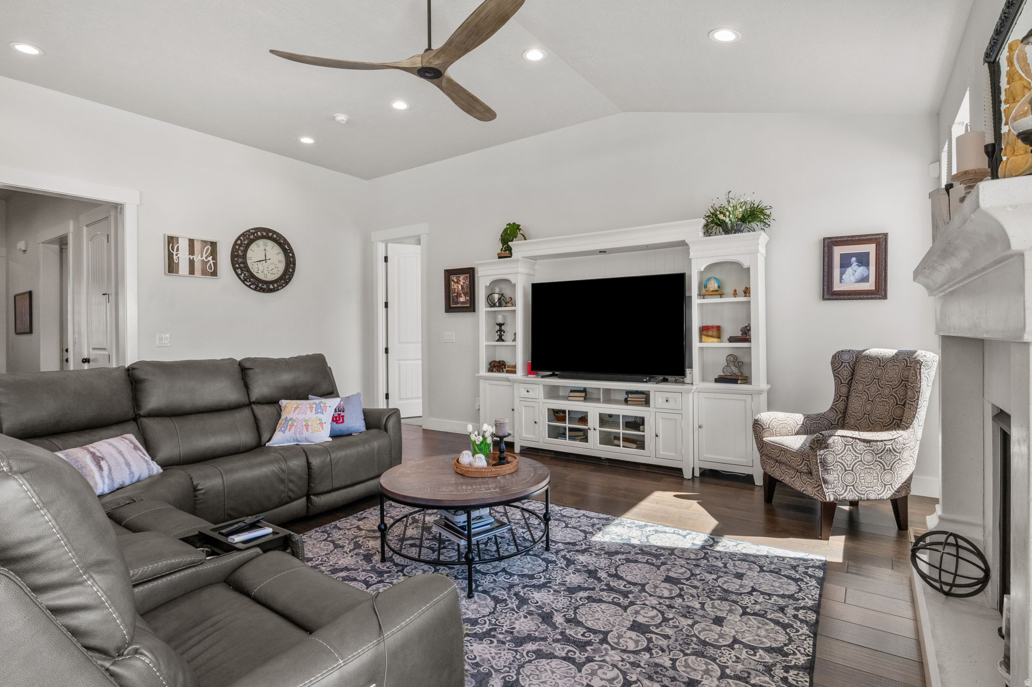 AUTUMNWOOD ESTATES - Residential