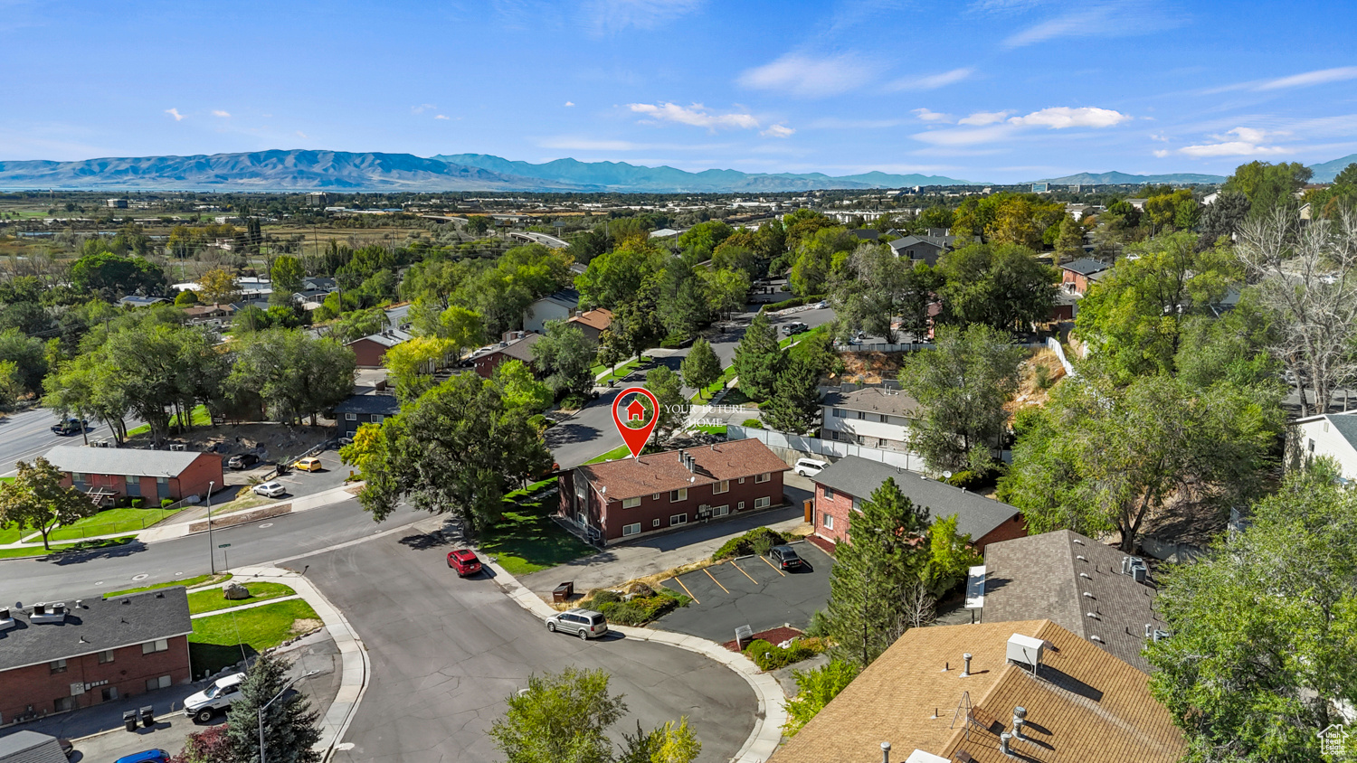 CRESCENT HILLS - Residential Income