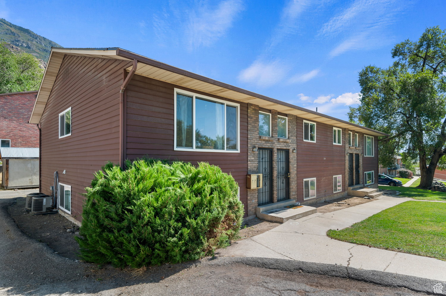 CRESCENT HILLS - Residential Income