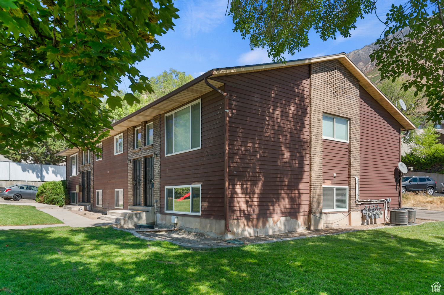 CRESCENT HILLS - Residential Income